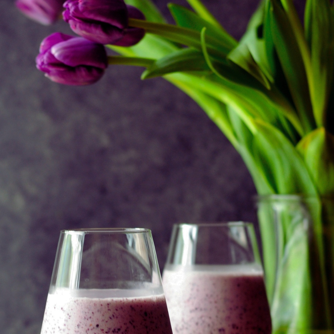 Blueberry Yogurt Smoothie - Willow Green